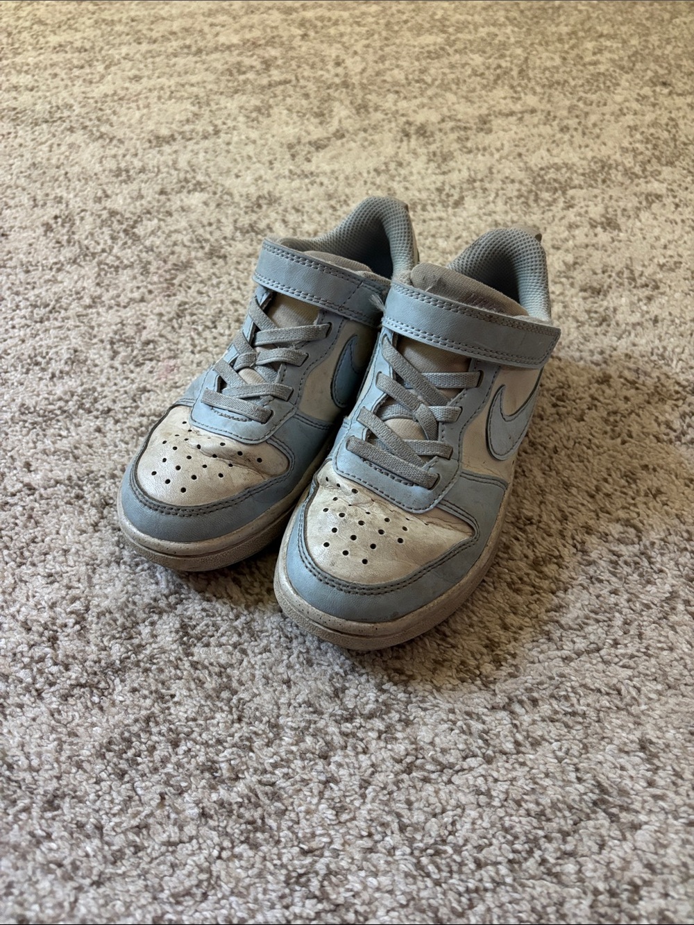 Nike Kids Light Gray Hook-and-Loop Sneakers